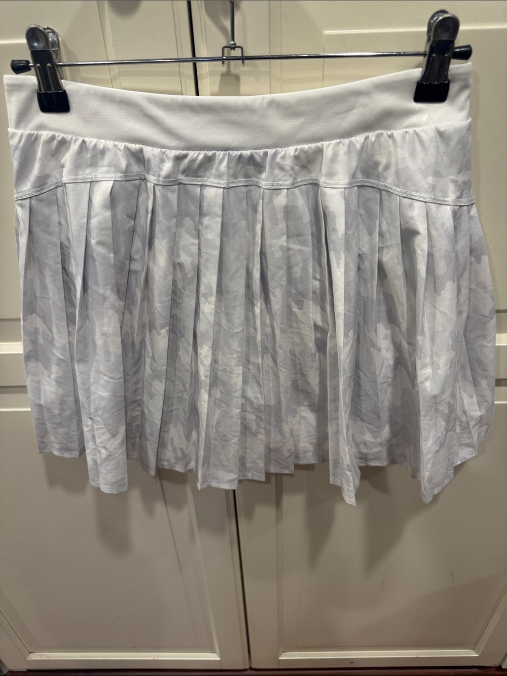 SPANX White Pleated Tennis Skirt with Subtle Camo Print